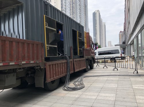 吉水冷却液不足的情况下如何检查柴油发电机组？
